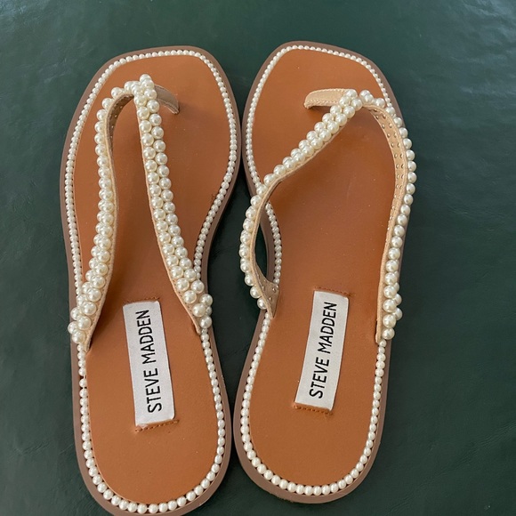 Steve Madden Pearl thong sandals - Picture 2 of 4